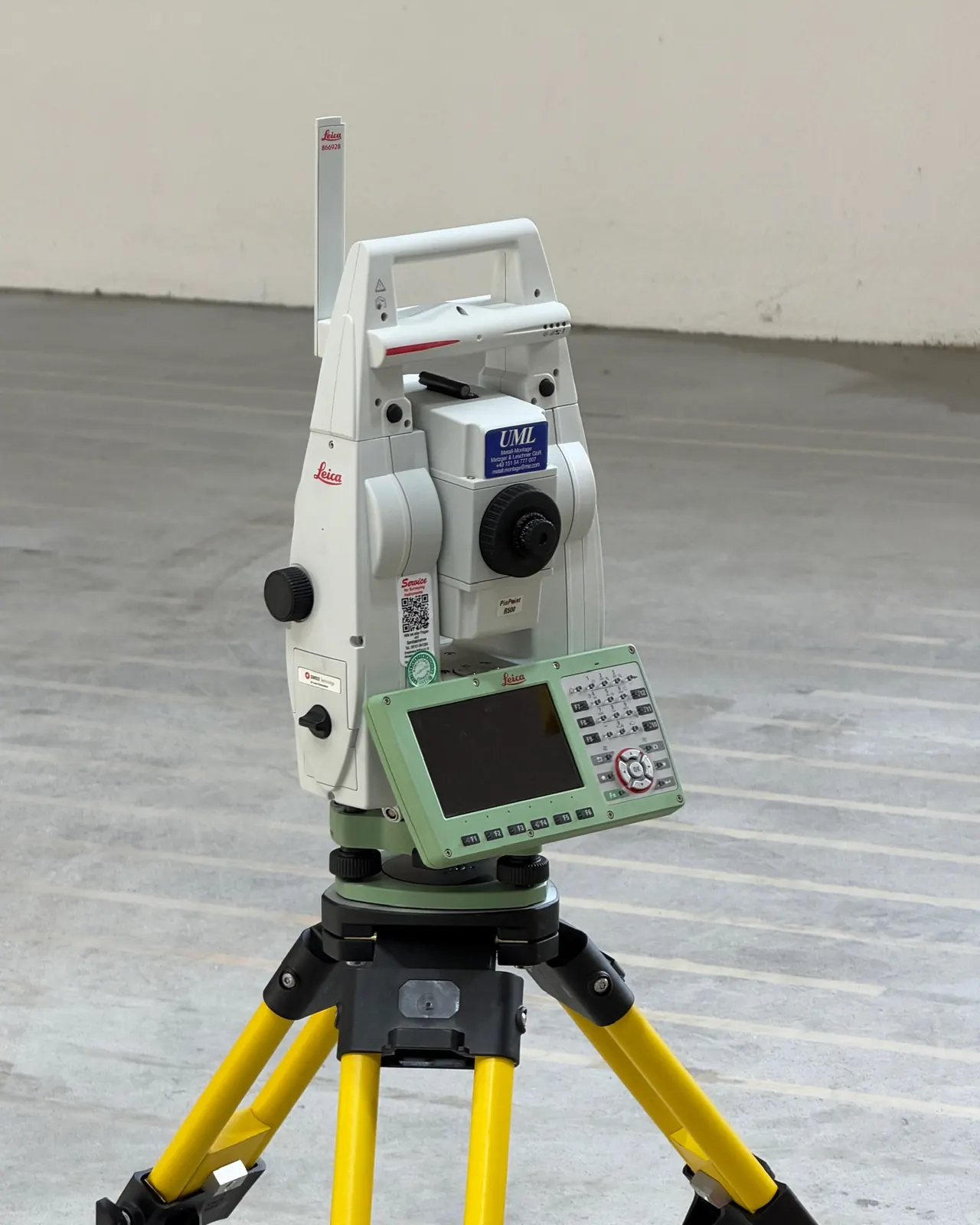 Leica TS16 auf Stativ